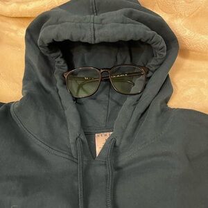 Serra Black Hoodie